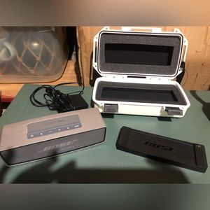 Bose Soundlink Mini Bluetooth Speaker & Waterproof Case